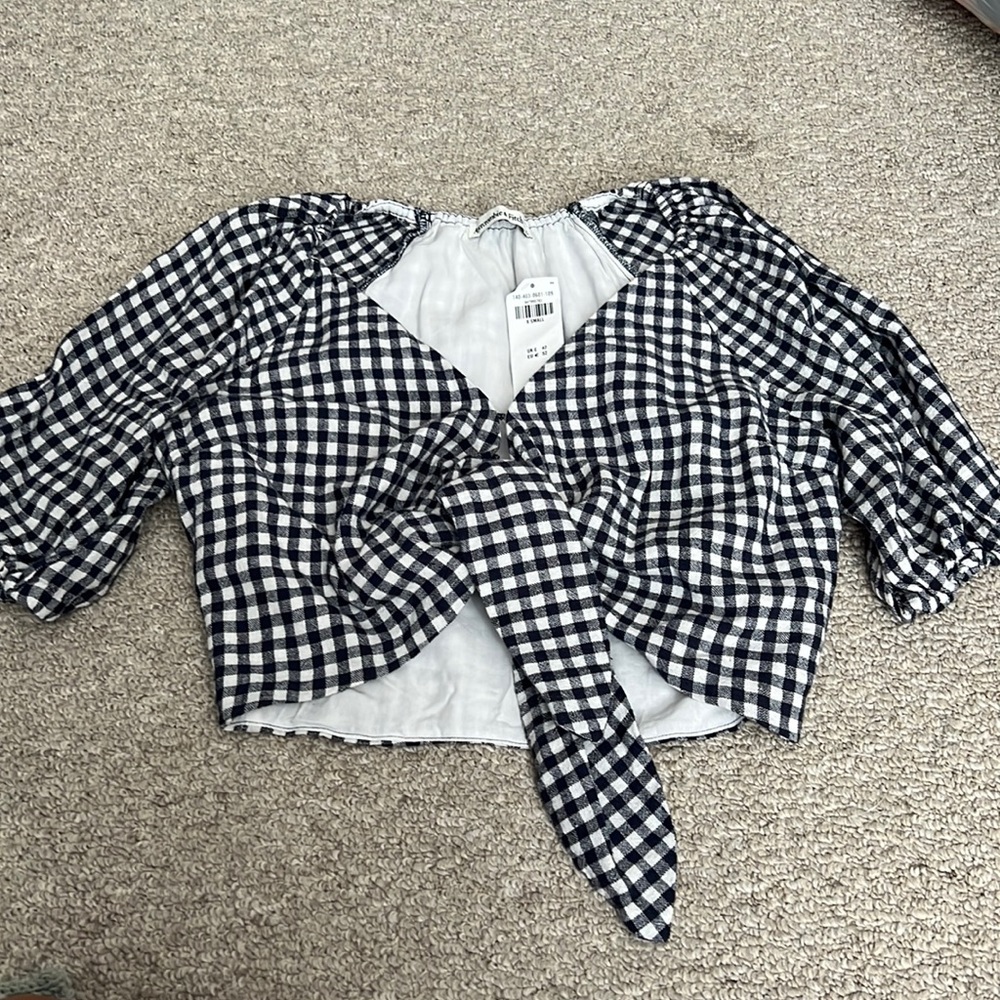 ABERCROMBIE & FITCH Tie Front Crop Top